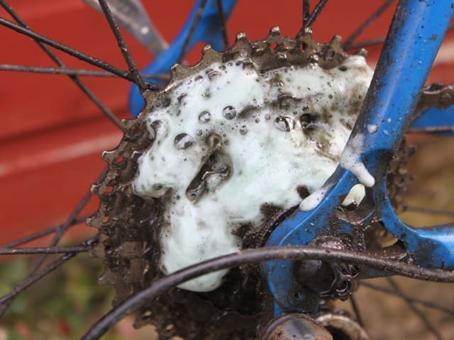 自転車 チェーン サビ 取り